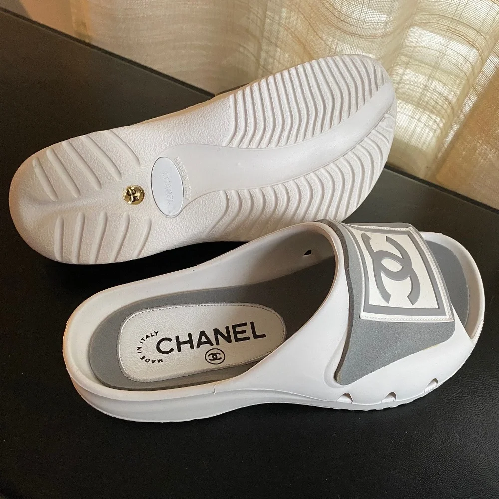 Chanel white grey rubber sandals mules size 35-5 slides slip on flats flip flops - Picture 6 of 8